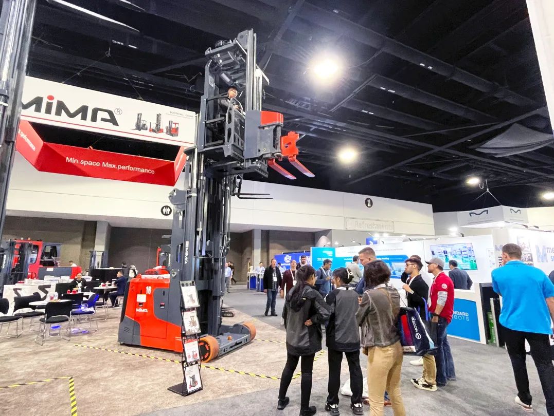 米瑪電動(dòng)叉車展會(huì)6.jpg 米瑪電動(dòng)叉車展會(huì)6.jpg