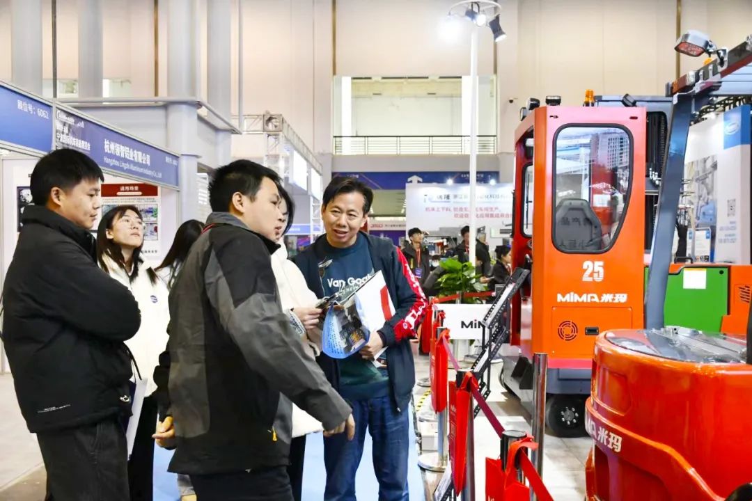 米瑪電動(dòng)叉車展會(huì)7.jpg 米瑪電動(dòng)叉車展會(huì)7.jpg