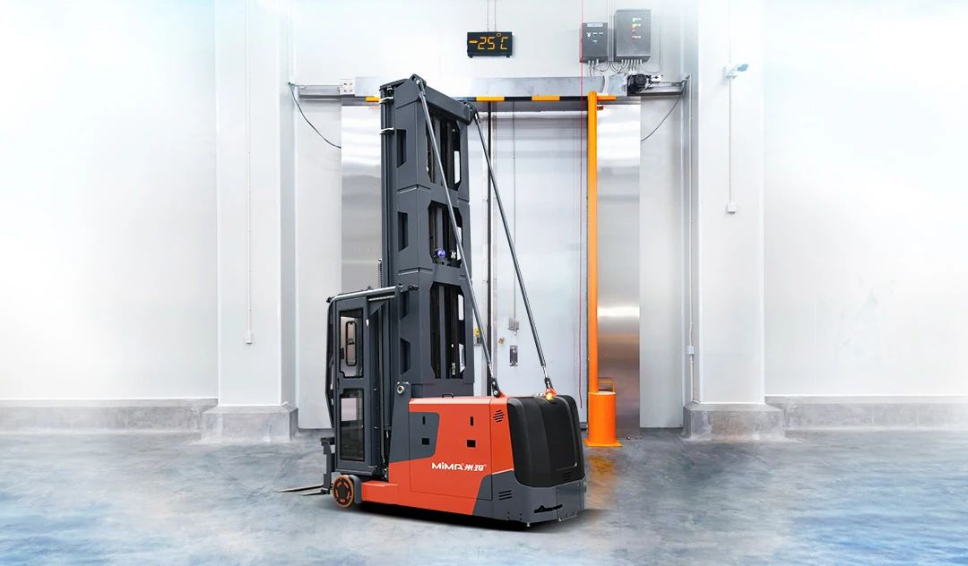 米瑪冷庫三向叉車1.jpg 米瑪冷庫三向叉車1.jpg